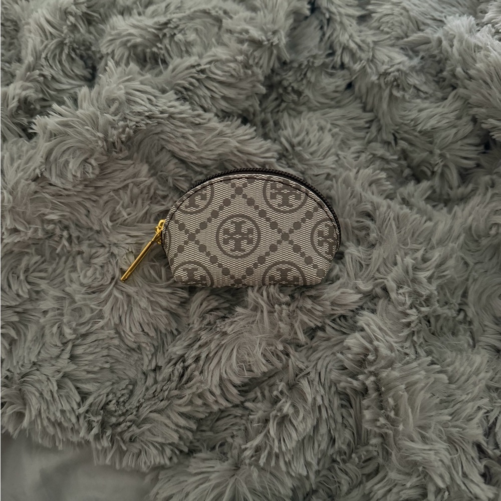 Gray Patterned Coin Pouch with Gold Zip